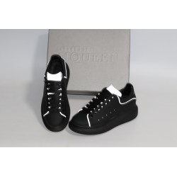 AMQ Leather Platform Sneakers-Black