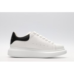 AMQ OVERSIZED SNEAKER with black heel