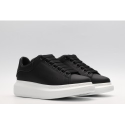 AMQ OVERSIZED SNEAKER Black