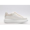 AMQ OVERSIZED SNEAKER with gold-finished hammered stud