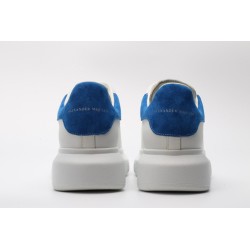 AMQ OVERSIZED SNEAKER with blue heel