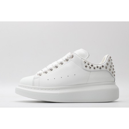 AMQ oversized white sneakers with siL*Ver-finished hammered stud