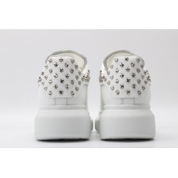 AMQ oversized white sneakers with siL*Ver-finished hammered stud