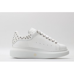 AMQ oversized white sneakers with siL*Ver-finished hammered stud