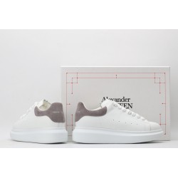 AMQ oversized sneakers with grey heel