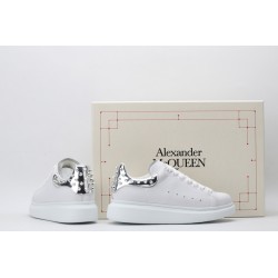 White calf leather lace-up sneaker with siL*Ver-finished hammered stud