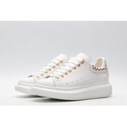 White calf leather lace-up sneaker with gold-finished hammered stud