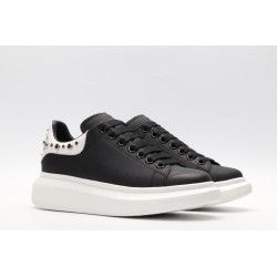 Black calf leather lace-up sneaker with siL*Ver-finished hammered stud