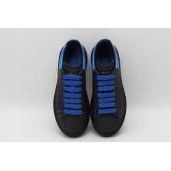 AMQ black oversized sneakers with blue heel