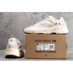 YZY Boost 700 Analog