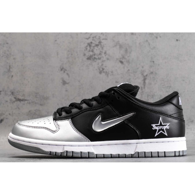 Supreme x Dunk SB Low QS \"Metallic Silver\"