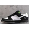 SB Dunk Low Staple Panda Pigeon