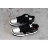 Supreme x Dunk SB Low QS \"Metallic Silver\"