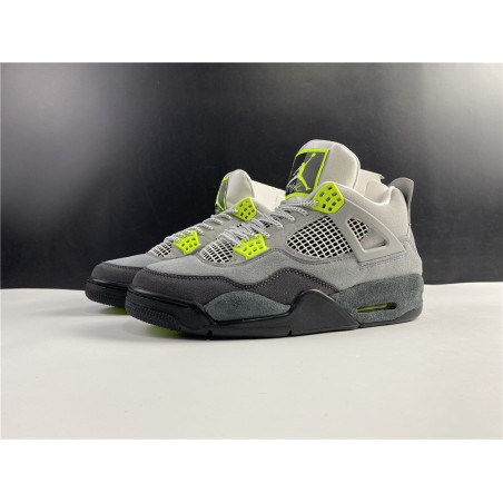 Air Jordan 4 SE Neon