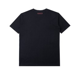 Gucc* T-shirt